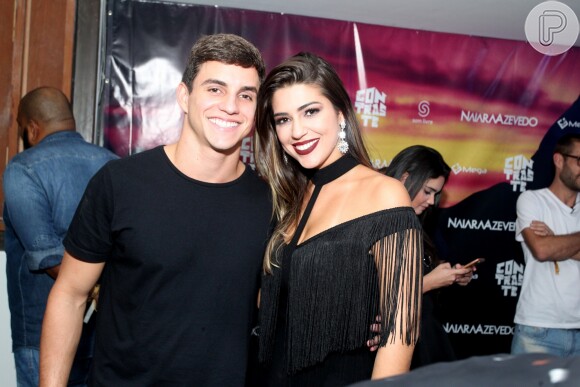 Vivian Amorim, do 'BBB17', já foi filmada pelo namorado, Manoel Rafaski, dançando 'Paradinha' em supermercado dos EUA