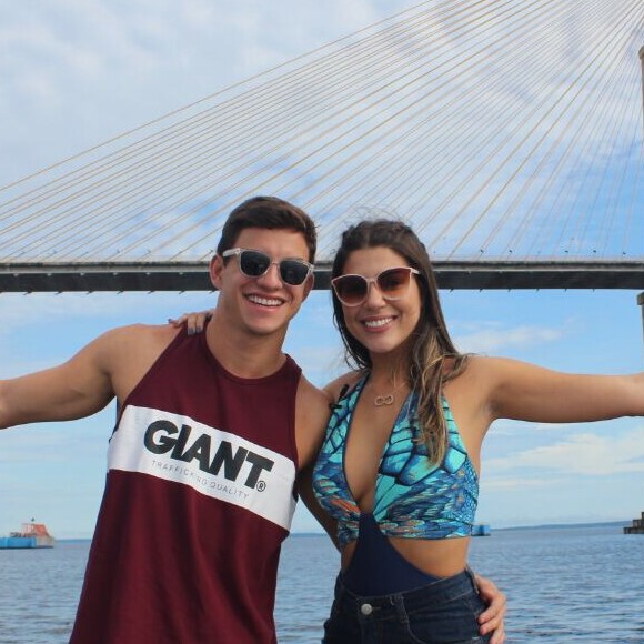 Vivian e Manoel, casal do 'BBB17', já fizeram alguns passeios e vão passar sete dias na Disney
