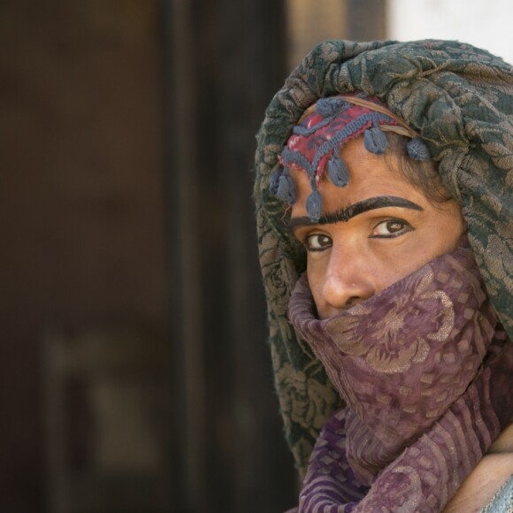 Elvira (Ingrid Guimarães) escapa do cativeiro e se caracteriza de Madame Dalila, para não ser reconhecida, na novela 'Novo Mundo'