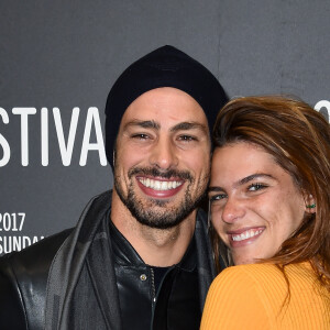 Mariana Goldfarb e o namorado, Cauã Reymond, estão juntos na Itália