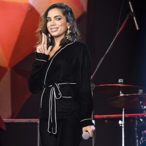 Anitta criticou no Twitter proposta que criminaliza o funk no Brasil