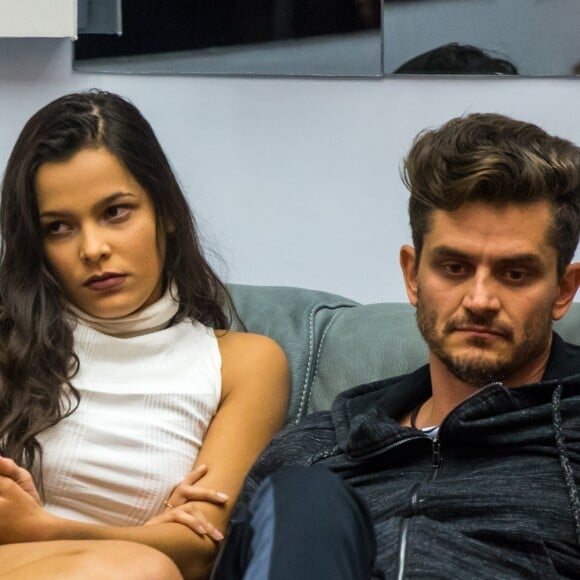 Marcos Härter, do 'BBB17', leiloou abadá customizada por Emilly e peça foi arrematada por R$ 11 mil, nesta sexta-feira, 23 de junho de 2017