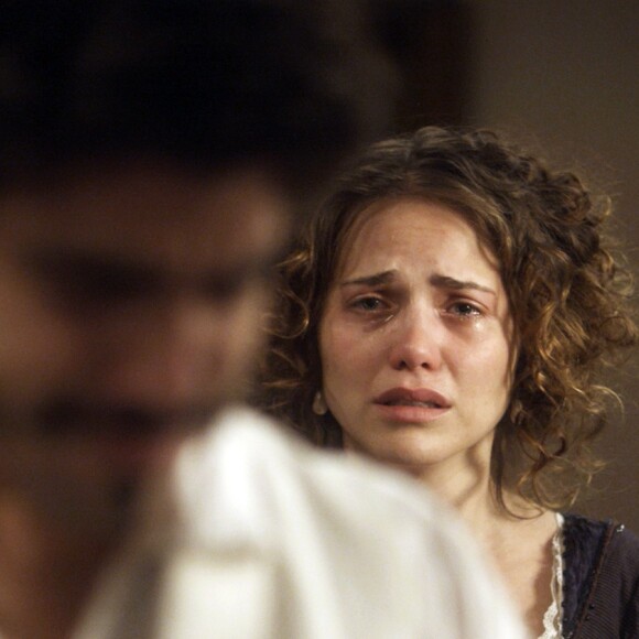 Leopoldina (Letícia Colin) e Dom Pedro (Caio Castro) se desentendem por causa de Domitila (Agatha Moreira), no capítulo que vai ao ar segunda-feira, dia 03 de julho de 2017, na novela 'Novo Mundo'