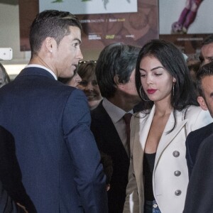 Georgina Rodriguez, namorada de Cristiano Ronaldo, confidenciou a amigos que está grávida de uma menina