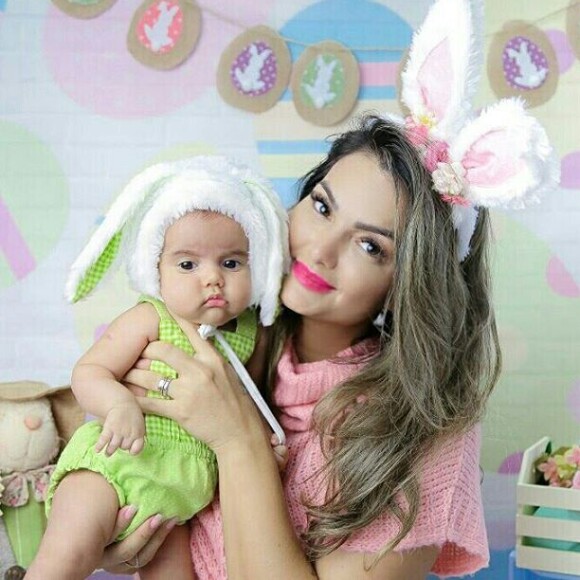 Kelly Key com o pequeno Arthur na Páscoa