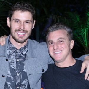 Luciano Huck também foi à festa de aniversário do jogador de vôlei Bruninho, na madrugada deste domingo, 24 de junho de 2017