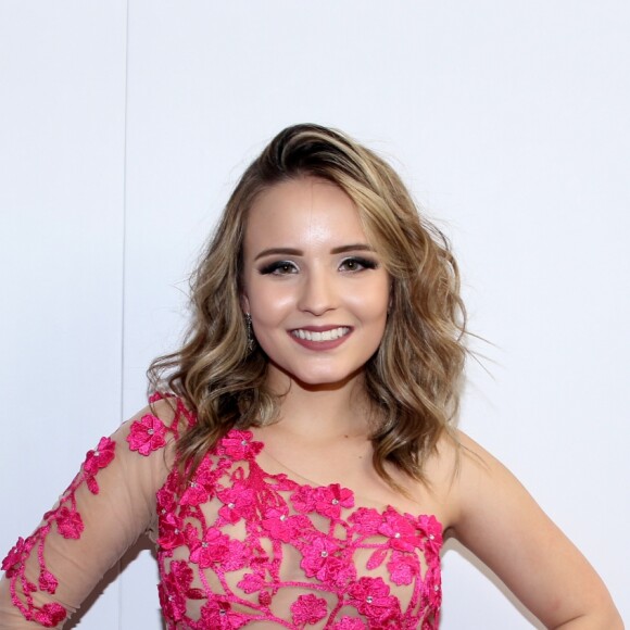 Larissa Manoela ficou feliz em poder ajudar o projeto beneficente de Neymar