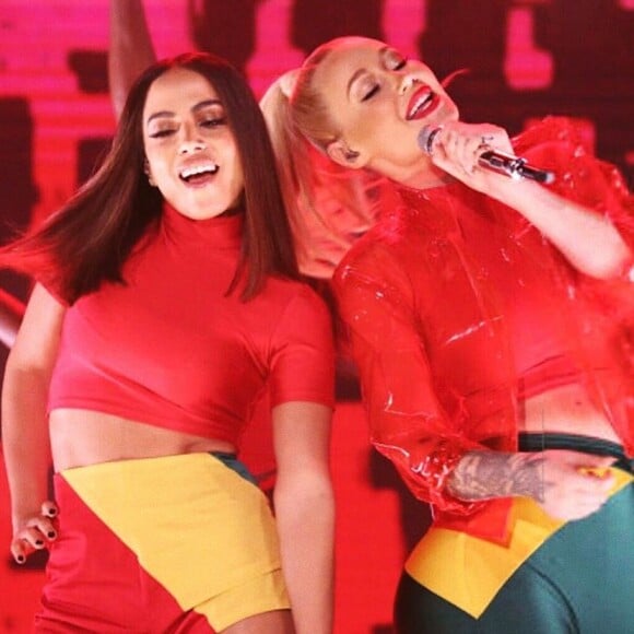 Anitta fez parceria com Iggy Azalea em 'Switch' em 2017