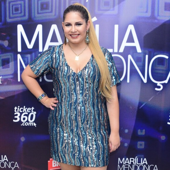 Marília Mendonça foi atacada com uma latinha de cerveja e encarou com bom humor a situação
