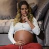 Andressa Suita, grávida de 9 meses, deseja fazer parto do filho em casa