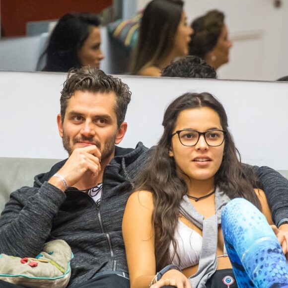 Ex-BBB Marcos ironizou os fãs que torcem pelo romance com Emilly: 'Zumbis de Palmallys'