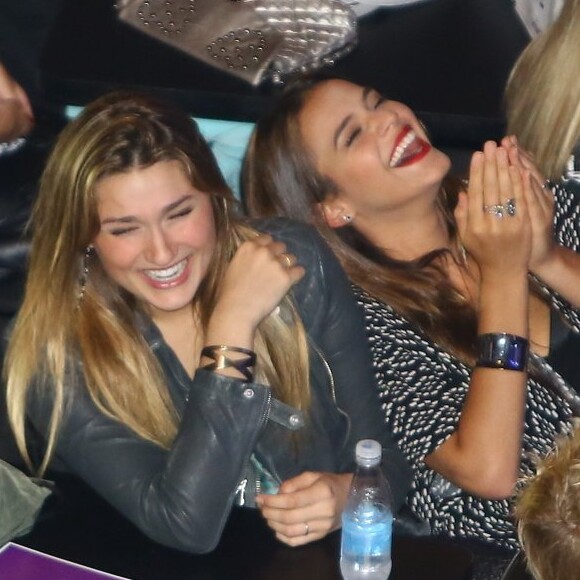 Sasha Meneghel se divertiu em festa de aniversário com Bruna Marquezine e levou susto da amiga