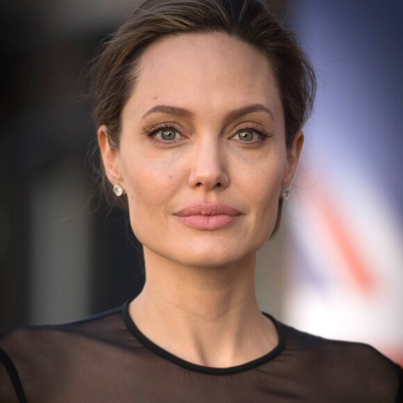 Angelina Jolie revela fato que quase mudou completamente sua vida