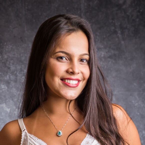 Emilly Araújo foi apontada como affair do cantor sertanejo Daniel Bottrel, mas a assessoria do cantor negou o romance: 'Amigos'