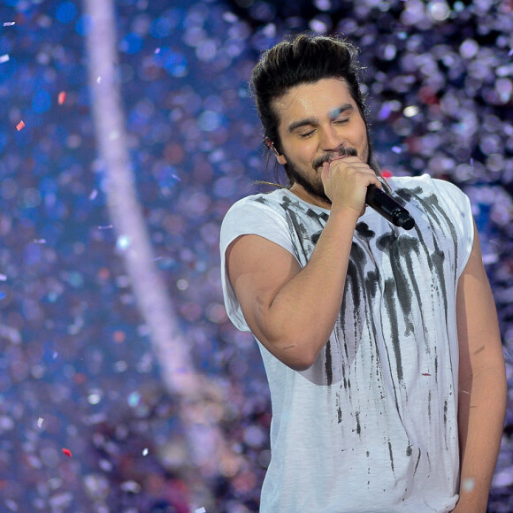 Luan Santana se apresenta no Festival Villa Mix, em Goiás
