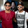 Neymar esteve na companhia da mãe, Nadine, e de amigos como o jogador Daniel Alves no Festival Villa Mix, em Goiânia