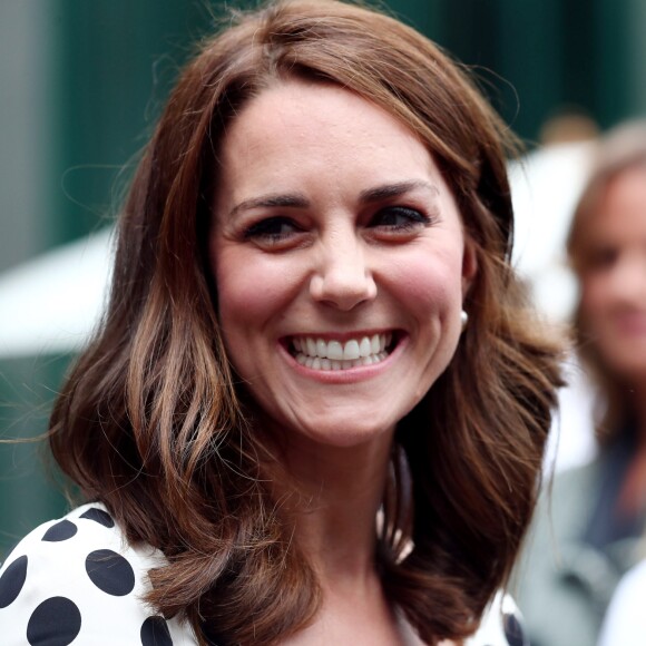 Kate Middleton adotou o cabelo na altura dos ombros