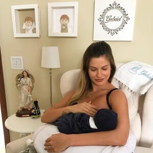 Andressa Suita comemorou ao amamentar o filho, Gabriel: 'Melhor do que carregar por 9 meses na barriga, é a benção de poder amamentar, que sensação maravilhosa'