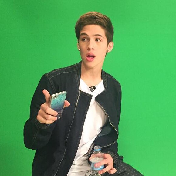 João Guilherme Ávila perdeu o desafio com Flavia Pavanelli