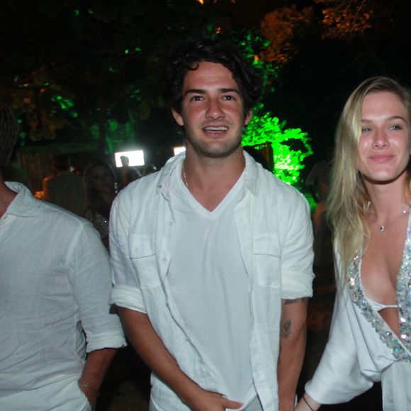 Fiorella Mattheis manteve os registros de Alexandre Pato em seu Instagram