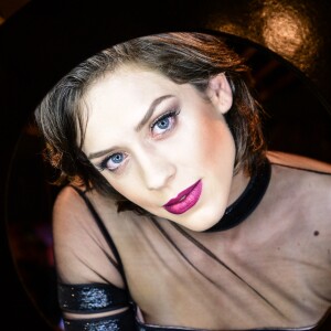 'É a primeira vez que gravo sem a influência explícita de produtores', revelou Sophia Abrahão