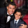 Cristiano Ronaldo pstou foto com os três filhos, Cristiano Ronaldo Jr., Mateo e Eva: 'Abençoados'