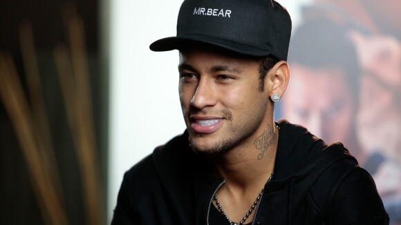 Neymar publica texto na web e fãs apontam: 'Indireta para a Bruna Marquezine'