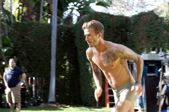 David Beckham posa de cueca para coleção de roupas íntimas em janeiro de 2013