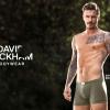 David Beckham posa de cueca para coleção de roupas íntimas em janeiro de 2013