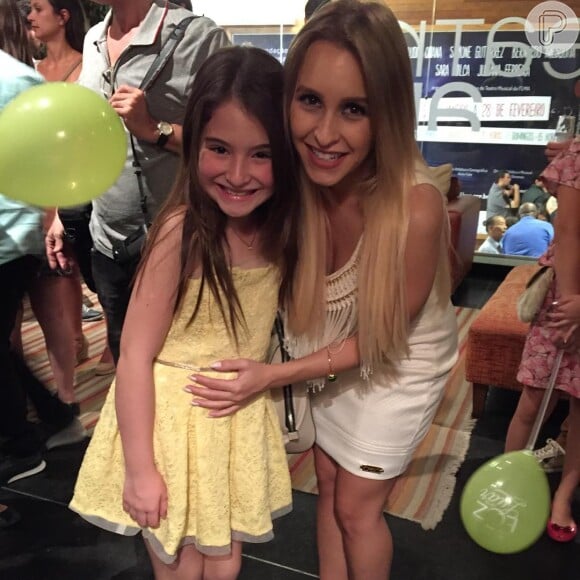 Sophia Valverde publicou em seu Instagram foto com Carla Diaz, atriz que viveu Maria na primeira versão brasileira de 'Chiquititas'. Sophia deu vida à mesma personagem na versão de 2013 da novela