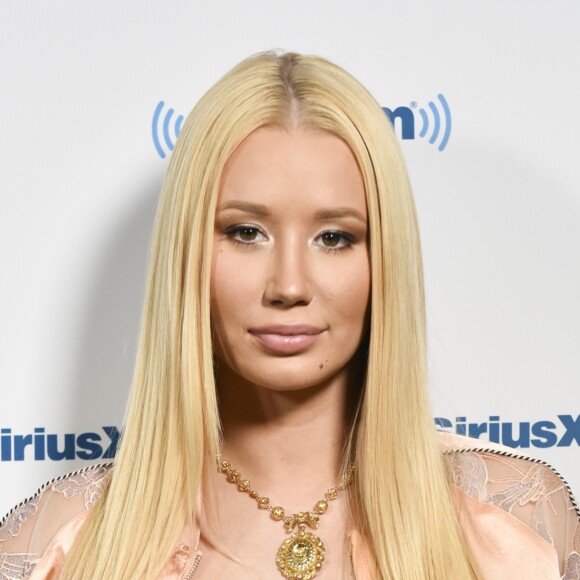 Iggy Azalea negou ter apagado as fotos da apresentação que fez com Anitta do Instagram