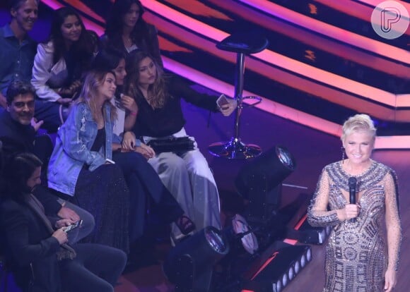 Sasha Meneghel foi elogiada pela mãe, Xuxa, nas redes sociais após clarear o cabelo