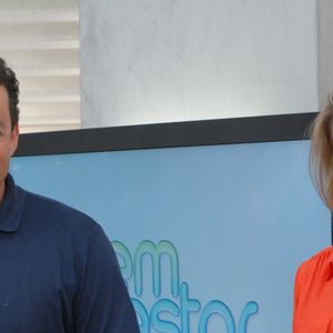 Mariana Ferrão, do 'Bem Estar', deu uma boneca para os filhos e ganhou elogios na web