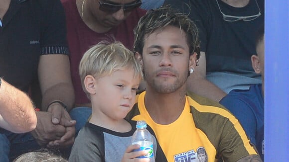 Neymar aproveita últimos dias de férias com o filho, David Lucca, em SP. Fotos!