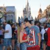 Larissa Manoela e Thomaz Costa trocaram alianças na Disney
