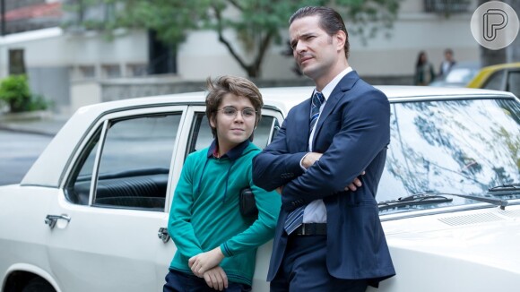 Lucas (Xande Valois) vai rejeitar Renato (Renato Góes) e pedir que a mãe não brigue mais com Vitor (Daniel de Oliveira) na série 'Os Dias Eram Assim'
