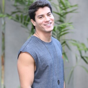 No vídeo publicado no Instagram, Arthur Aguiar garantiu que Mayra Cardi está lhe fazendo feliz