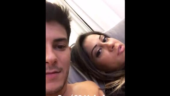 Arthur Aguiar se declarou para a nova namorada, Mayra Cardi, em seu Instagram, no último domingo, 9 de julho de 2017