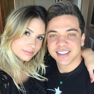 Wesley Safadão contou que a mulher, Thyane Dantas, não queria que ele cortasse o cabelo