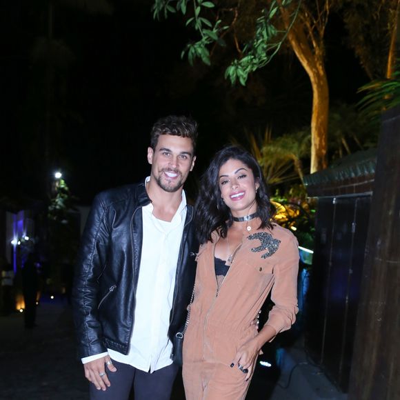 Felipe Roque e Aline Riscado, juntos há mais de um ano, também prestigiaram o aniversário de 25 anos de Nego do Borel