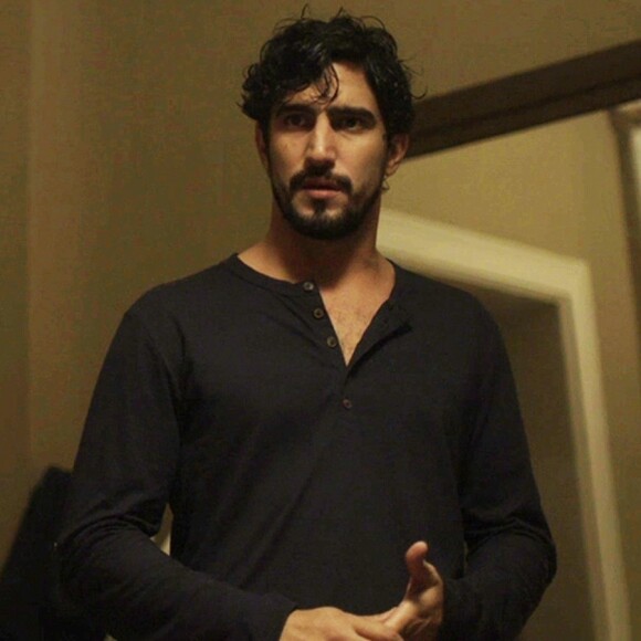 Ao fazer uma análise dos sangues de Lucas (Xande Valois) e Vitor (Daniel de Oliveira), Renato (Renato Góes) descobrirá que o empresário não pode ser pai do garoto na série 'Os Dias Eram Assim'