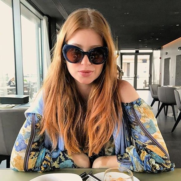 Marina Ruy Barbosa fez scalp massage no salão, uma massagem que ativa a circulção sanguínea e potencializa a distribuição de vitaminas ao bulbo capilar
 