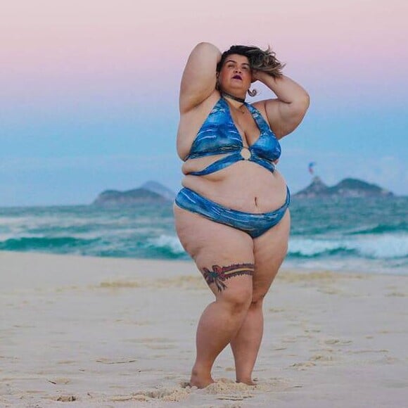 Bailarina plus size de Anitta, Thais Carla estrelou campanha de moda praia