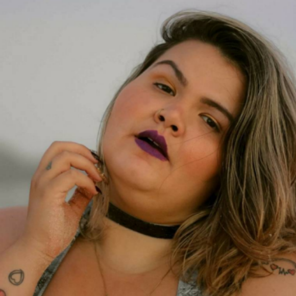 Bailarina plus size de Anitta, Thais Carla ganhou elogios dos fãs e seguidores