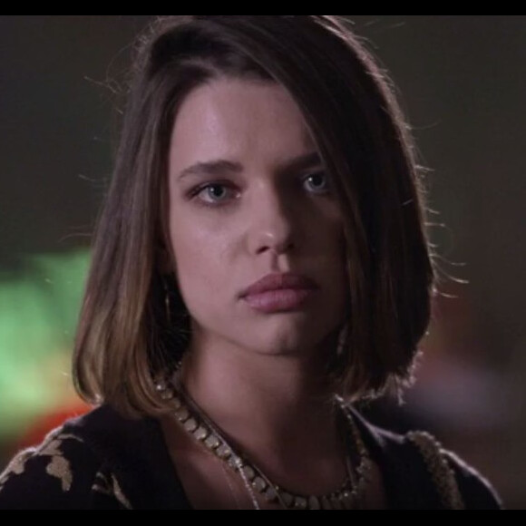 Nos próximos capítulos da novela 'A Força do Querer', Cibele (Bruna Linzmeyer) roubará a chupeta de Ruyzinho para fazer exame de DNA