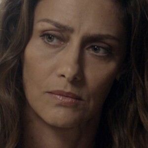 Joyce (Maria Fernanda Cândido) não perceberá que Cibele (Bruna Linzmeyer) roubou a chupeta do seu neto na novela 'A Força do Querer'