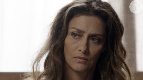 Joyce (Maria Fernanda Cândido) não perceberá que Cibele (Bruna Linzmeyer) roubou a chupeta do seu neto na novela 'A Força do Querer'