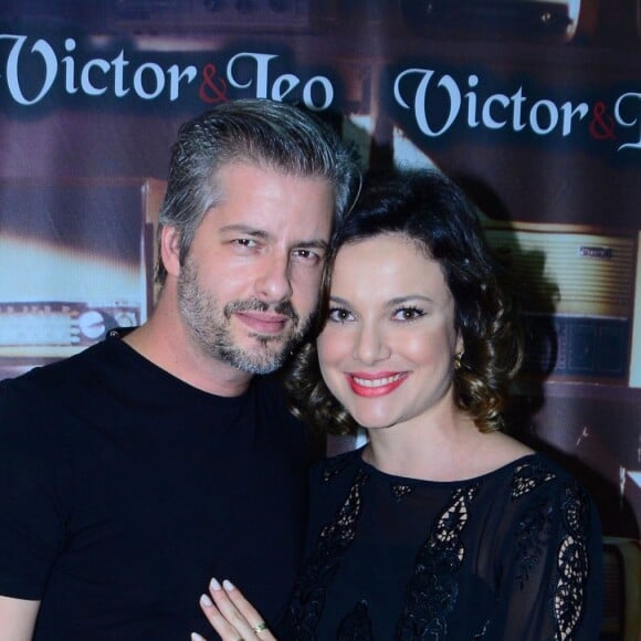 Victor, da dupla com Leo, foi afastado do 'The Voice Kids' após ter sido acusado de agredir a mulher grávida, Poliana Bagatini