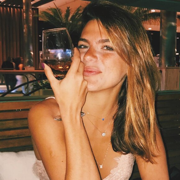 Mariana Goldfarb elege um bom vinho como presente ideal