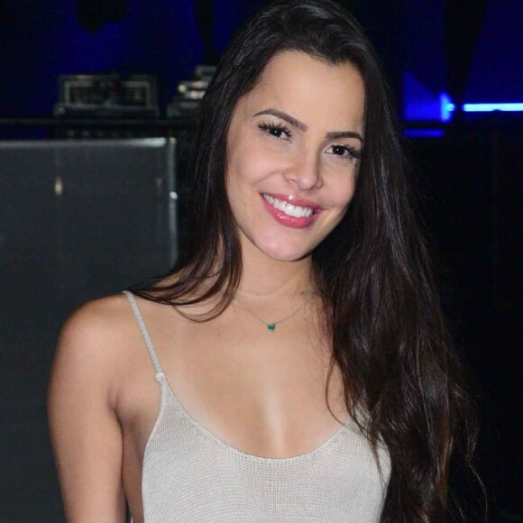 'Sou do tipo que namora e já quer casar logo e por isso, para ser bem estou numa fase de não querer nada tão sério', declarou a ex-BBB Emilly